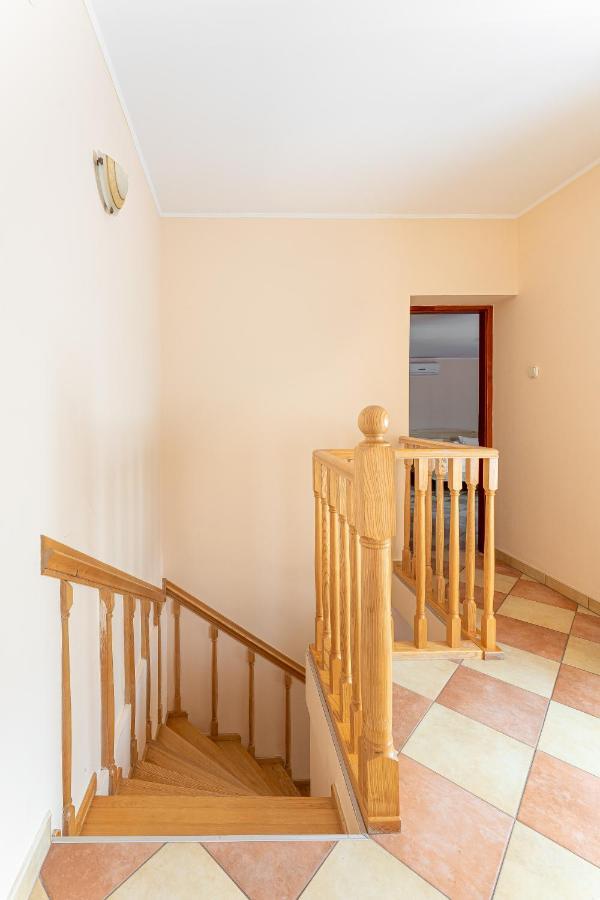 Varazsko Apartman Gyula Exterior photo