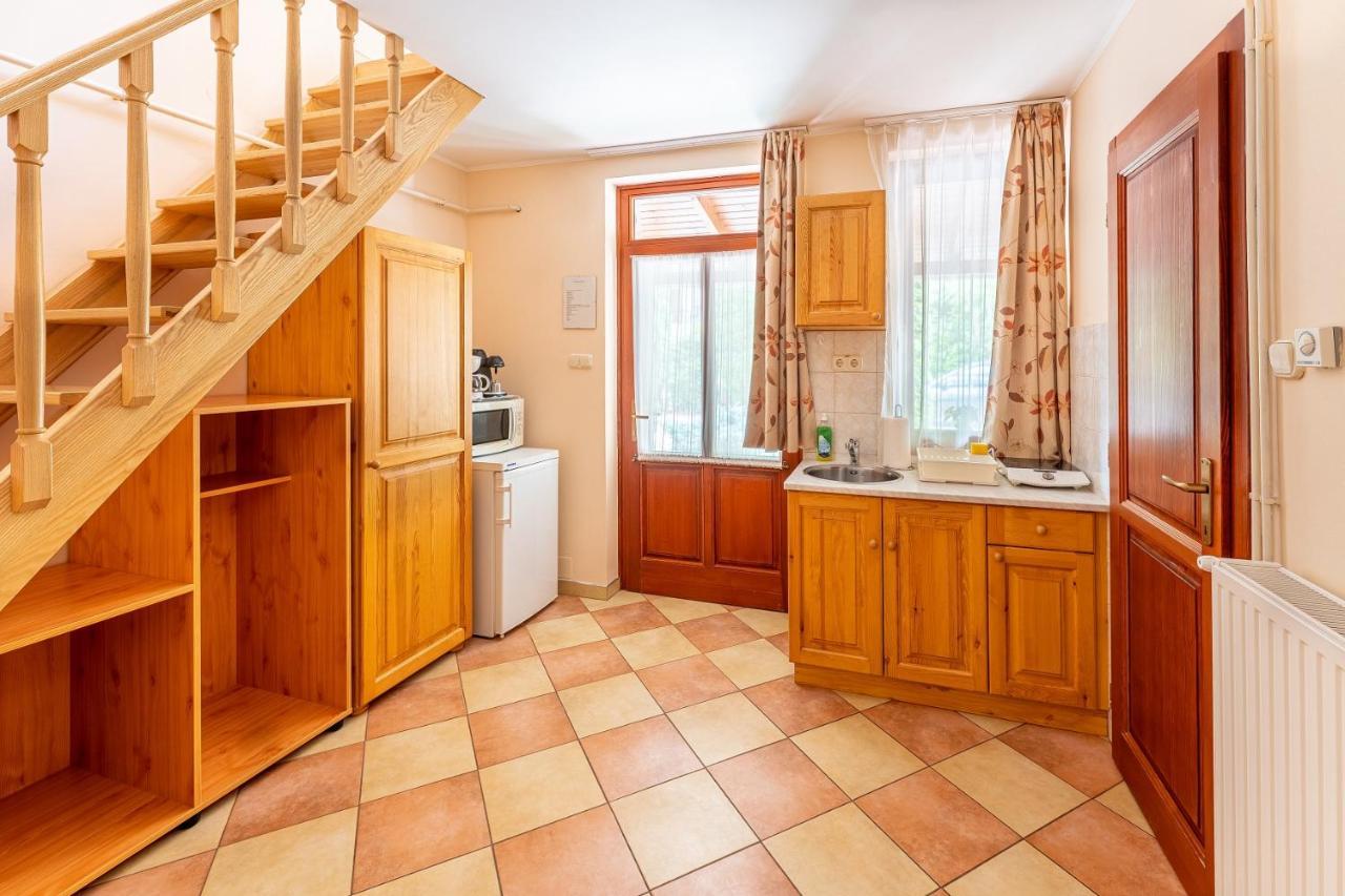 Varazsko Apartman Gyula Exterior photo